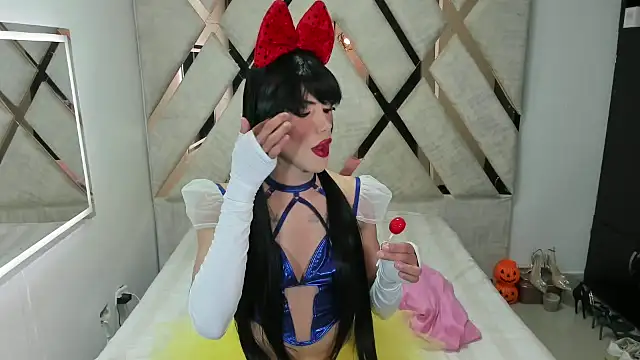 Snapshot of Barbieoonfire chatting on 11-05-25, 06:57 Barbieoonfire online show from 11-05-25, 06:57