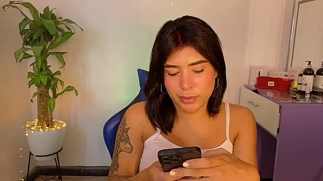 Snapshot of dahiana_marin chatting on 05-10-26, 07:30 dahiana marin online show from 05-10-26, 07:30