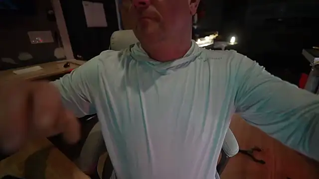 Snapshot of Soundfreak chatting on 10-16-25, 03:51 Soundfreak online show from 10-16-25, 03:51