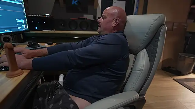 Snapshot of Soundfreak chatting on 11-02-25, 07:44 Soundfreak online show from 11-02-25, 07:44