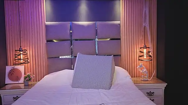 AlanaWalker9 online show from 12-16-25, 03:55