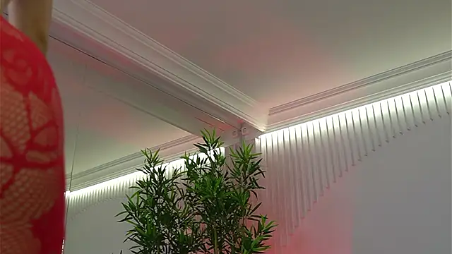 TifannyRay online show from 02-04-26, 06:30