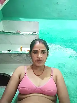 Snapshot of Nillohot chatting on 10-14-25, 10:05 Nillohot online show from 10-14-25, 10:05