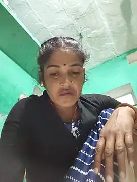 Snapshot of Nillohot chatting on 10-18-25, 12:57 Nillohot online show from 10-18-25, 12:57