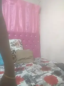 SweetSlenderChoc online show from 10-26-25, 06:03