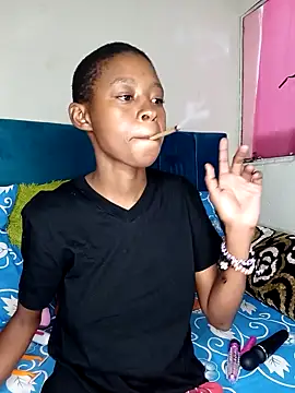 SweetSlenderChoc online show from 04-12-26, 11:21