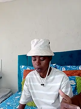 Snapshot of SweetSlenderChoc chatting on 05-14-26, 01:29 SweetSlenderChoc online show from 05-14-26, 01:29