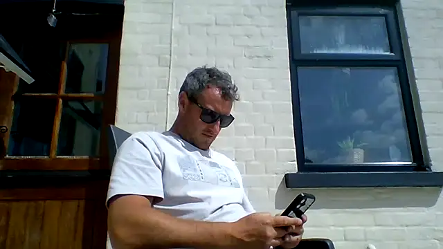 Londonlad818 online show from 06-16-26, 02:19