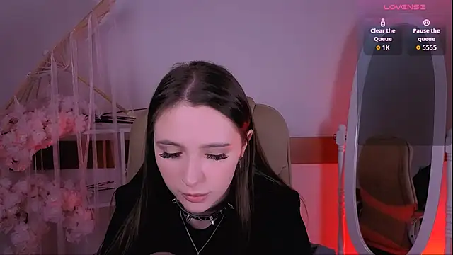 WildHoneyXO online show from 10-21-25, 05:52