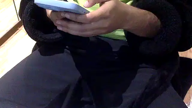 Snapshot of Whatevrr chatting on 10-22-25, 09:47 Whatevrr online show from 10-22-25, 09:47