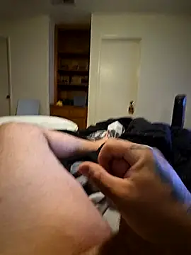 Kwillie online show from 11-04-25, 03:27