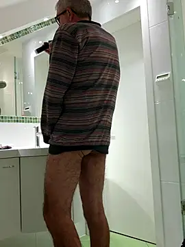 Snapshot of Oldmenhot66 chatting on 10-09-25, 04:54 Oldmenhot66 online show from 10-09-25, 04:54