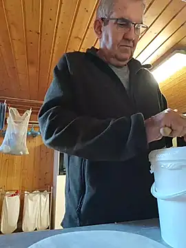 Oldmenhot66 online show from 11-06-25, 07:53