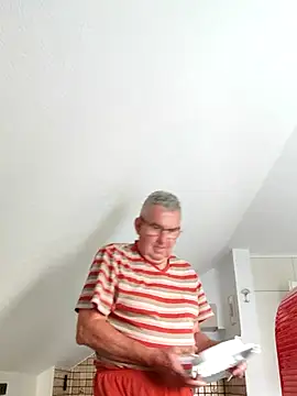 Oldmenhot66 online show from 06-25-26, 04:01