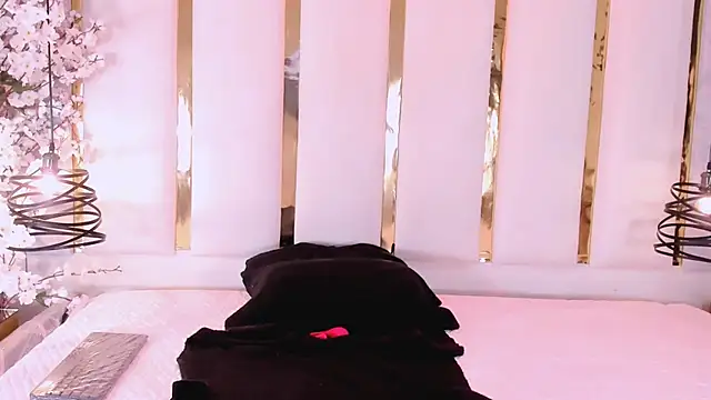 Snapshot of Nickidoll1 chatting on 11-12-25, 04:57 Nickidoll1 online show from 11-12-25, 04:57