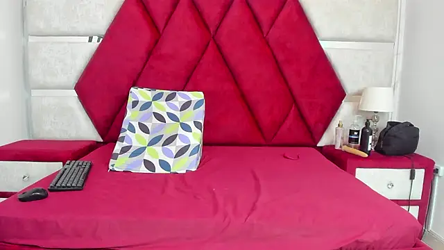 Kity spiderr online show from 03-12-26, 12:33