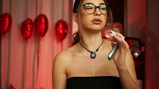 ItalianGirl online show from 02-13-26, 08:05