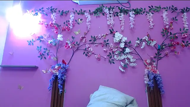 skinnysofia18 online show from 04-18-26, 01:59