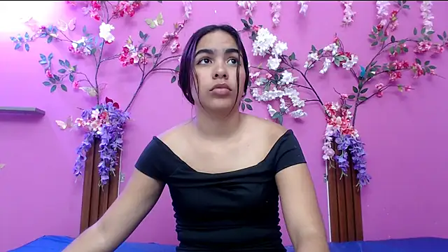 skinnysofia18 online show from 05-30-26, 02:14