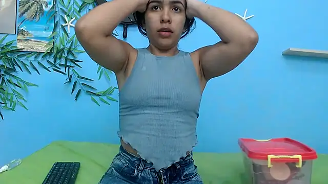 Snapshot of skinnysofia18 chatting on 07-19-26, 02:10 skinnysofia18 online show from 07-19-26, 02:10