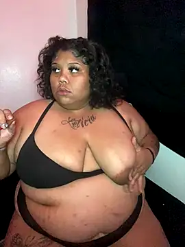 Snapshot of BlaxicanaMami chatting on 09-30-25, 05:01 BlaxicanaMami online show from 09-30-25, 05:01