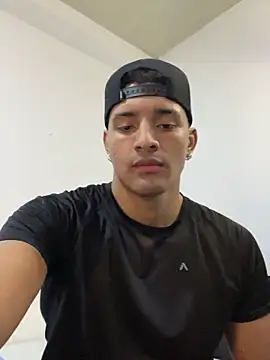Snapshot of Smith_Fitness chatting on 04-27-26, 02:04 Smith Fitness online show from 04-27-26, 02:04