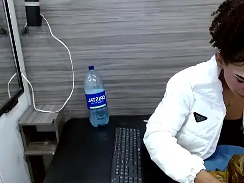 Penelopee Rouse online show from 12-01-25, 07:52