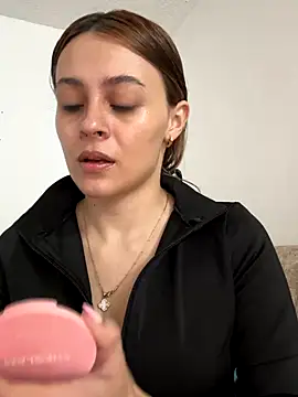 kendal blonde online show from 10-17-25, 10:23