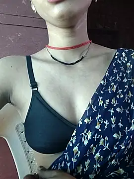 Snapshot of Yatiksha_Beby chatting on 11-05-25, 09:42 Yatiksha Beby online show from 11-05-25, 09:42