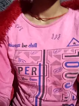 Snapshot of Yatiksha_Beby chatting on 12-21-25, 04:03 Yatiksha Beby online show from 12-21-25, 04:03