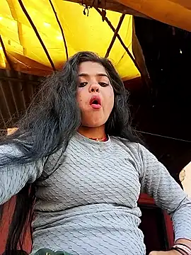 Snapshot of Yatiksha_Beby chatting on 02-15-26, 10:25 Yatiksha Beby online show from 02-15-26, 10:25