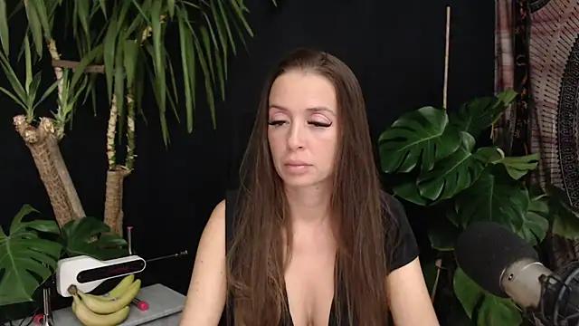 lola skyxh online show from 11-14-25, 09:57