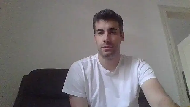 JulioIsHere4you online show from 10-04-25, 09:29