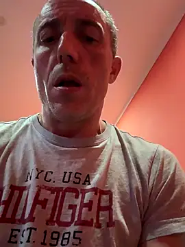 Snapshot of ruberofre chatting on 09-28-25, 05:57 ruberofre online show from 09-28-25, 05:57