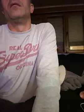 Snapshot of ruberofre chatting on 11-06-25, 12:55 ruberofre online show from 11-06-25, 12:55