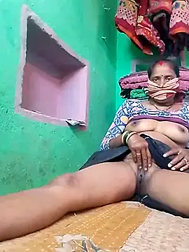 CUTE-004 online show from 11-08-25, 10:04