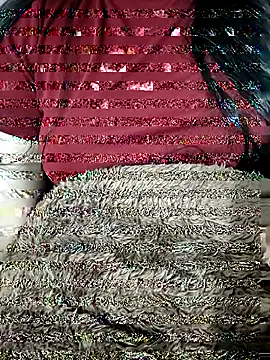 Snapshot of Yui-Linh chatting on 11-04-25, 12:26 Yui-Linh online show from 11-04-25, 12:26