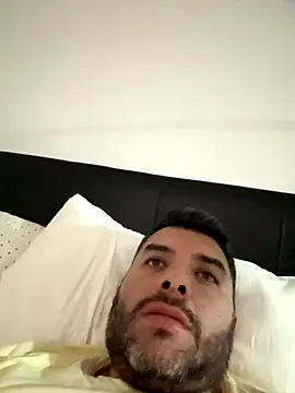 andres52720 online show from 09-24-25, 05:00