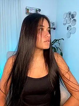 Snapshot of AlisxxnFx chatting on 11-06-25, 04:35 AlisxxnFx online show from 11-06-25, 04:35