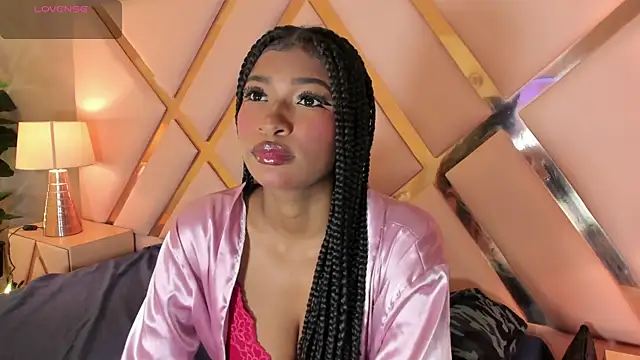 SophiaBloss online show from 10-30-25, 04:03