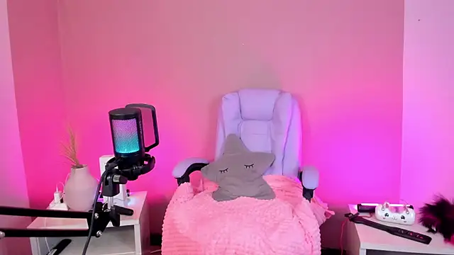 hollie joliie online show from 01-12-26, 12:43