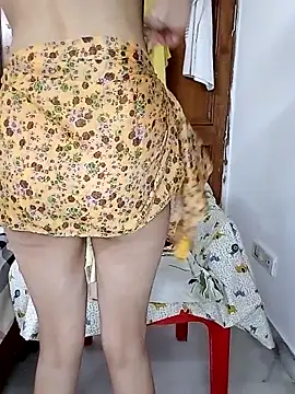 miss raavy online show from 04-05-26, 04:26