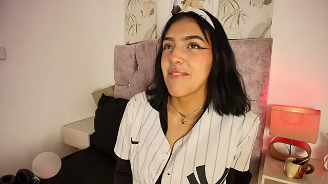 Dulce Bella  online show from 02-24-26, 03:48