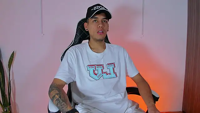 Nickyblazze  online show from 10-10-25, 12:04