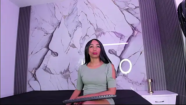 Hillarytonsonx online show from 09-10-25, 12:05