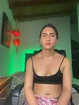 lola diez online show from 11-12-25, 09:03