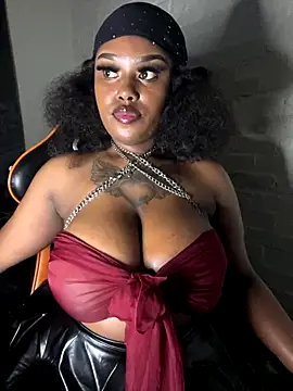 QUEEN NOBUHLE 777 online show from 11-26-25, 10:33