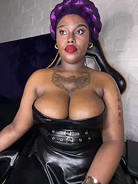 Snapshot of QUEEN_NOBUHLE_777 chatting on 02-19-26, 10:17 QUEEN NOBUHLE 777 online show from 02-19-26, 10:17