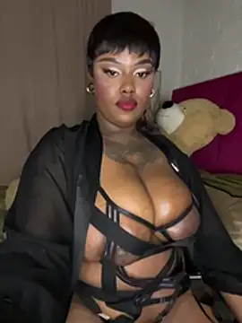Snapshot of QUEEN_NOBUHLE_777 chatting on 06-05-26, 12:17 QUEEN NOBUHLE 777 online show from 06-05-26, 12:17