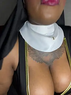 Snapshot of QUEEN_NOBUHLE_777 chatting on 07-14-26, 02:05 QUEEN NOBUHLE 777 online show from 07-14-26, 02:05